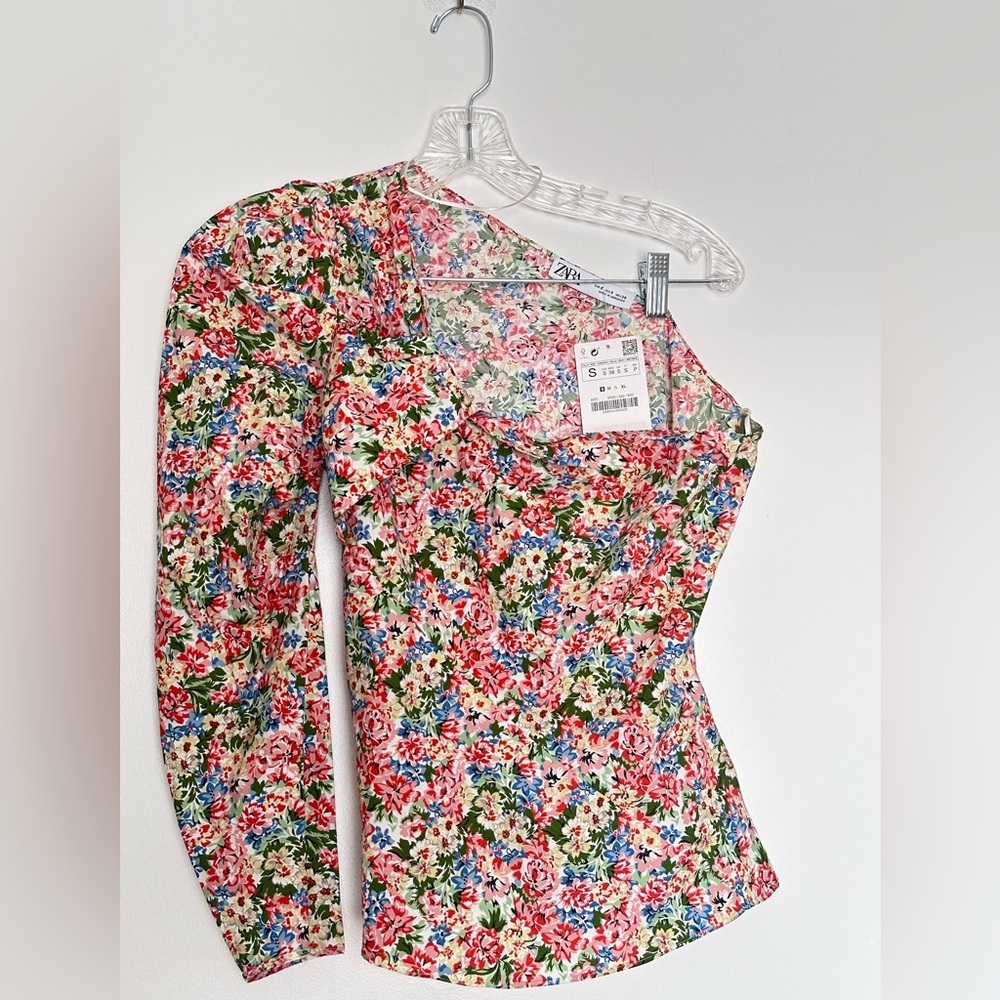 NWT Zara Floral One Shoulder Blouse Top Shirt with side zipper Women’s sz Small